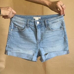 SOLD 🛑 H&M Denim Stretch Shorts, used once.